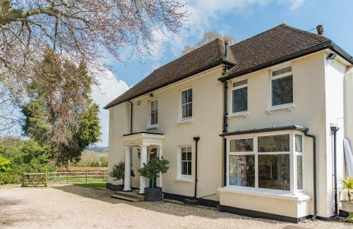 Charing House | Burleigh House by Bloom Stays