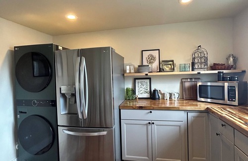 Downtown Boise Cottage | Burrow on 24th - Hot Tub 1BR/1BA