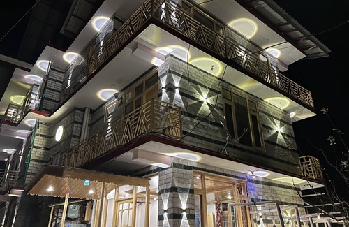 Burwa House | Burwa Breeze By Winsum Stays