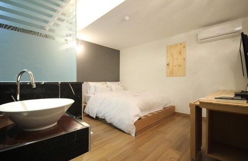 Saha Hotel | Busan Goejeong Guwol