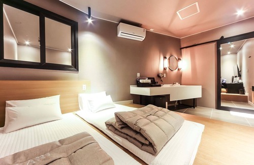 Saha Hotel | Busan Janglim to Heart