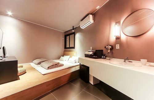 Saha Hotel | Busan Janglim to Heart