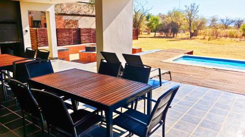 Leeupoort Villa | Bush Lodge Zebula 82 - 2 x 2B Chalets