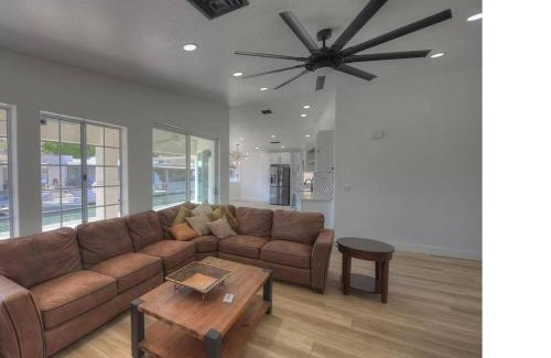 Moovalya Keys House | Bush Master Suite, Keys canal