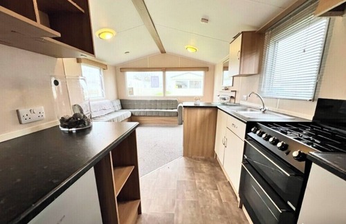 Skegness Cabin | Butlin's Resort, Sleeps 6 w Parking & Pet-Friendly