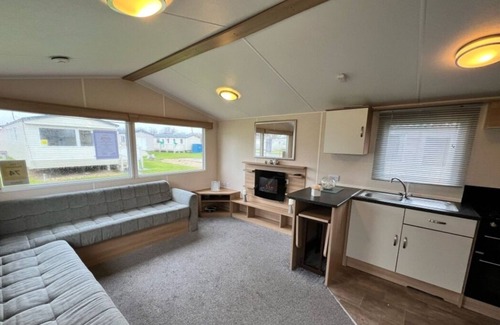 Skegness Cabin | Butlin's Resort, Sleeps 6 w Parking & Pet-Friendly