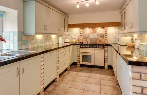 Margam House | Bwthyn Glyn in Cwm-twrch Isaf