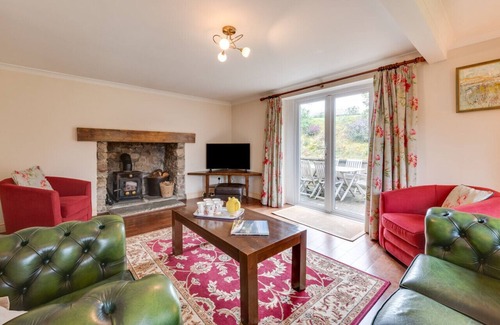 Cwm-twrch Isaf House | Bwthyn Glyn - Three Bedroom House, Sleeps 6