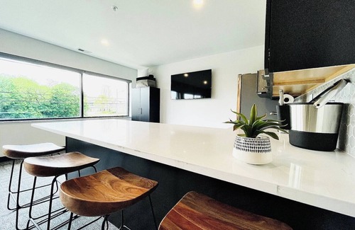 Sandusky Hotel | By Cedar Point SportsForce ADA Compliant Sleeps 5