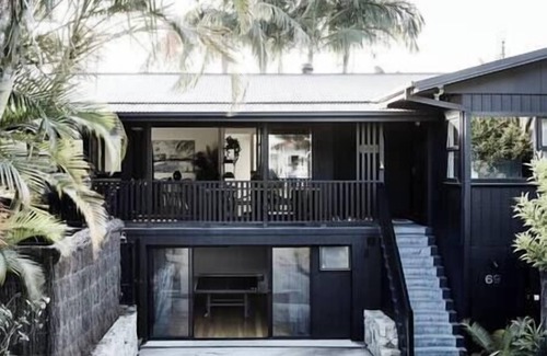 Byron Bay House | BYRON BAY BLACK - The Kingsley