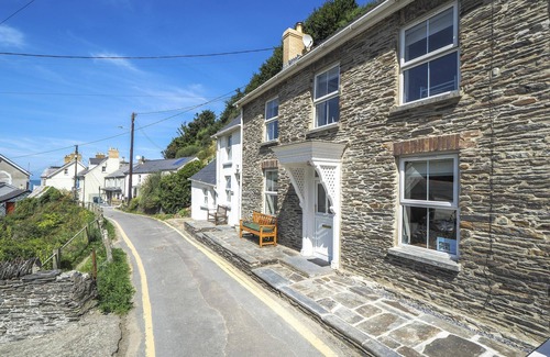 Tan-y-groes Cottage | Bywell, Llangrannog - Three Bedroom Cottage, Sleeps 6