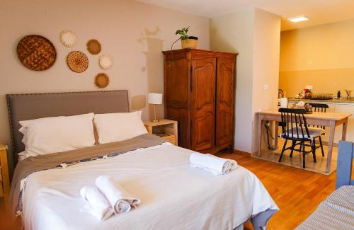 Yerba Buena Apartment | Cálido monoambiente con cochera en Yerba Buena