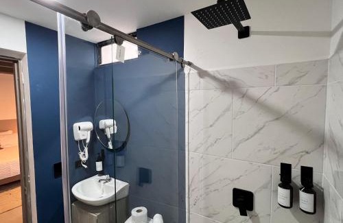 Villa Hermosa Apartment | Cómoda y amplia habitación diseñada para tu descanso 109