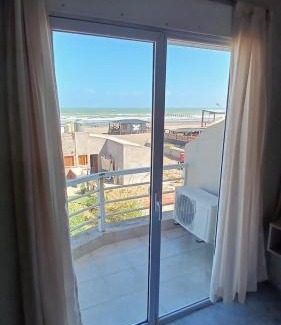 Monte Hermoso House | Cómodo dúplex frente al mar