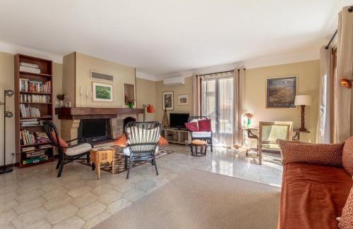 Ceret Apartment | Côté jardin- Appartement du haut