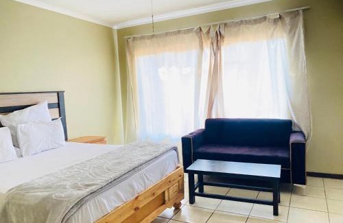 Pretoria House | c and c guest house pretoria north