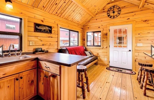 Marion Cabin | C21 cabin in private gated camping resort. Perfect for a family get away.