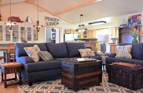 Mount Ida House | C21, Three bedroom, three bath log-sided, luxury Harbor North cottage with hot tub cottage