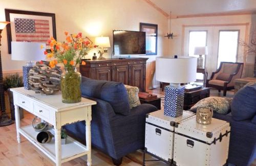 Mount Ida House | C21, Three bedroom, three bath log-sided, luxury Harbor North cottage with hot tub cottage