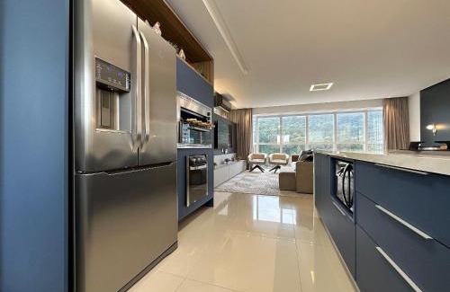 Pioneiros Apartment | CA01- 4 Suítes| Alto Padrão | 2 Garagens| Churrasq