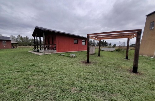 Campana House | Cabaña con piscina en las afueras de la ciudad