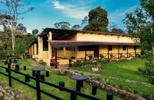 Zipacon Ski Chalet | Cabaña de Hacienda Nebraska