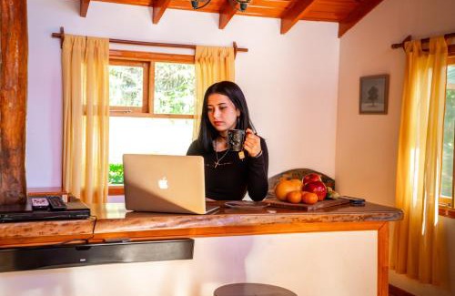 Lago Escondido House | Cabaña de las Flores