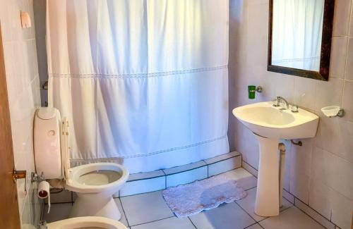 Lago Escondido House | Cabaña de las Flores