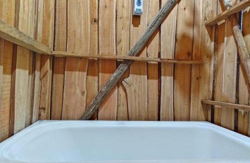 Quebrada La Gamba Cabin | Cabaña De Montaña