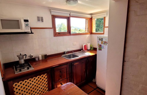 Tandil Cabin | Cabaña Del Pinar. Monoambiente. Ideal Para Familia con Hijos Chicos