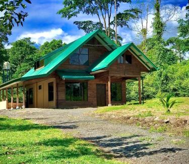 Guapiles House | Cabaña El Tucán