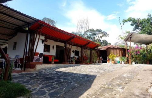 Zetaquira Villa | Cabaña pozo azul