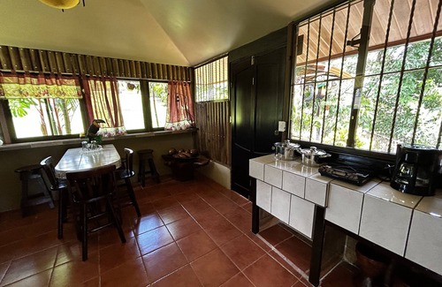 Alajuela Villa | Cabaña Rodeada de Naturaleza en Tambor de Alajuela