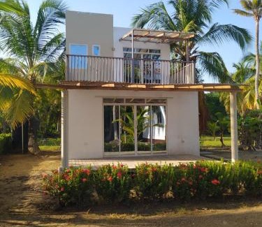 Monitos House | cabañas Brisas y Perla by AMAUNA