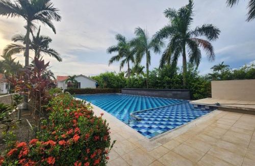 Menegua House | CABAÑAS Puerto López