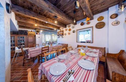 Bran Cabin | Cabana la Flo