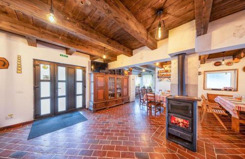 Bran Cabin | Cabana la Flo