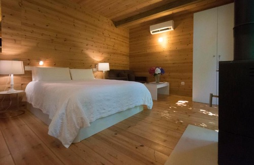 Outes Other | Cabanas de Apriscos