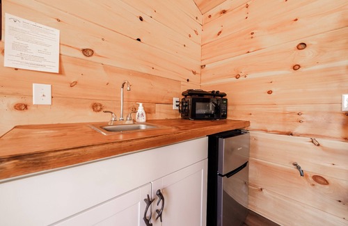 Joelton Cabin | Cabin 1 @ Jones Farm Venue and Cabins