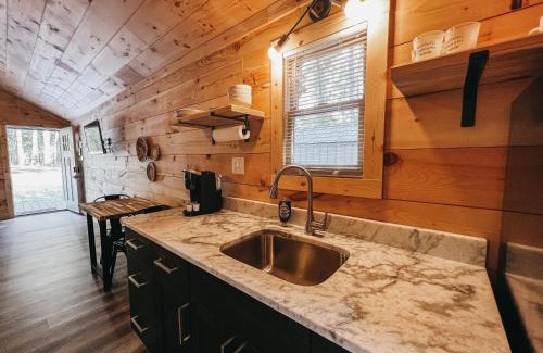 Hartwell Apartment | Cabin #1 Studio With Kitchenette