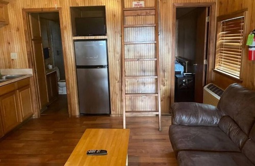 Negreet Cabin | Cabin 11 at Tranquility Bay Resort