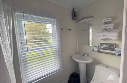 Huron House | Cabin #117 A tranquil 1 bedroom with AC and WiFi