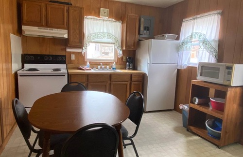 Warsaw Cabin | Cabin 12 - Reel and Trigger