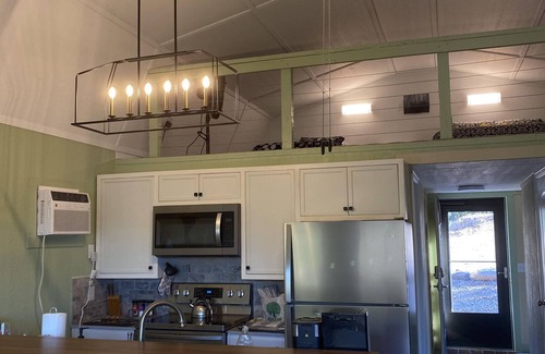 Mid America Cabin | Cabin #2 - The Metropolitan on the Lake!