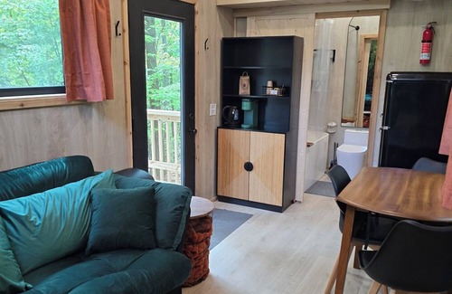 South Pittsburg Cabin | CABIN 28 AT Sasquatch Farm With HVAC and WIFI