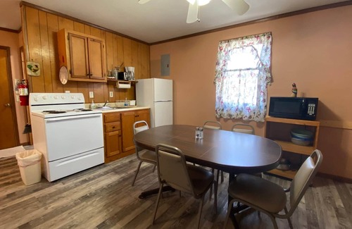 Warsaw Cabin | Cabin 9 - Reel and Trigger