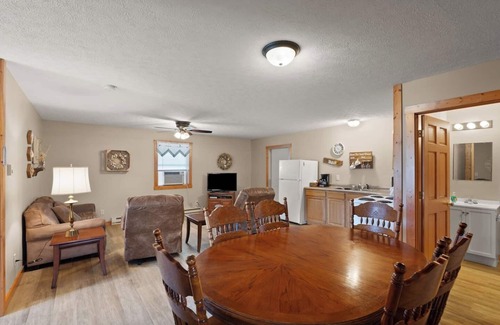 Eckerty House | Cabin 9 The Village @ Patoka Lake