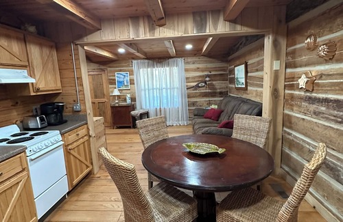 Cullman Cabin | Cabin A at Smith Lake Alabama Cabin’s