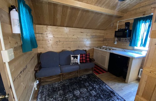 Rawlins Cabin | Cabin A Western Hills Campground