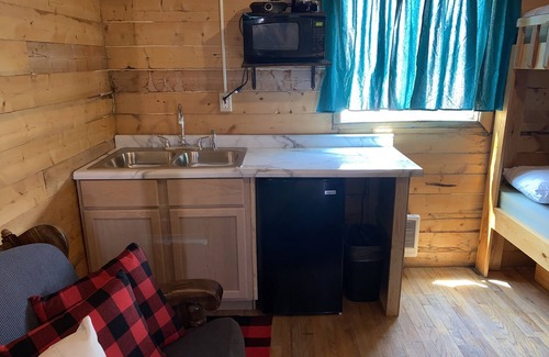 Rawlins Cabin | Cabin A Western Hills Campground